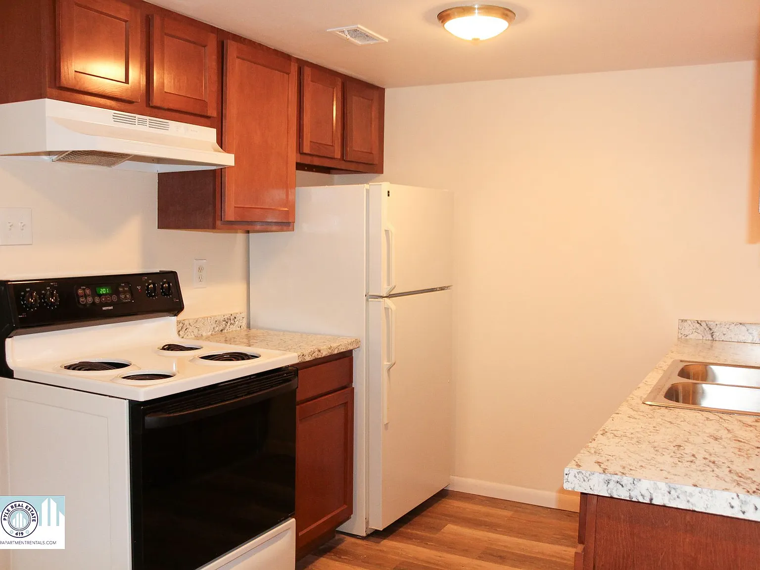 Hidden Village Square Apartments — Photo 4