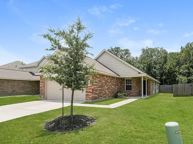 8526 Middleton Oaks Cir — Photo 3