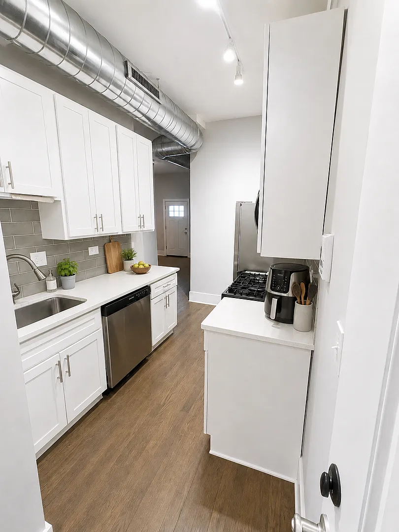 1722 West 21st Street — Photo 4