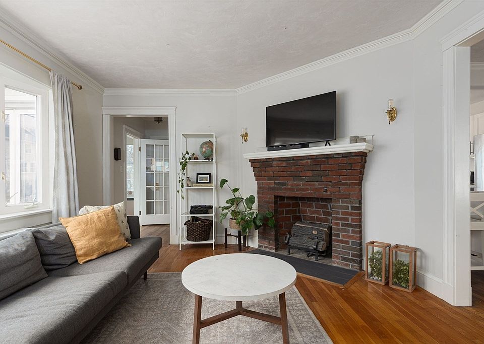448 Baker St, West Roxbury, MA 02132 Zillow