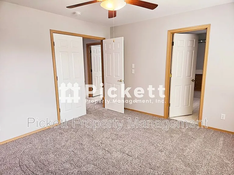 2037 NE Gustaf St — Photo 18