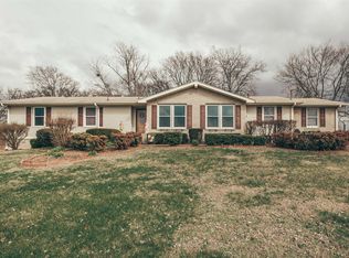 107 Edgewood Dr, Hendersonville, TN 37075