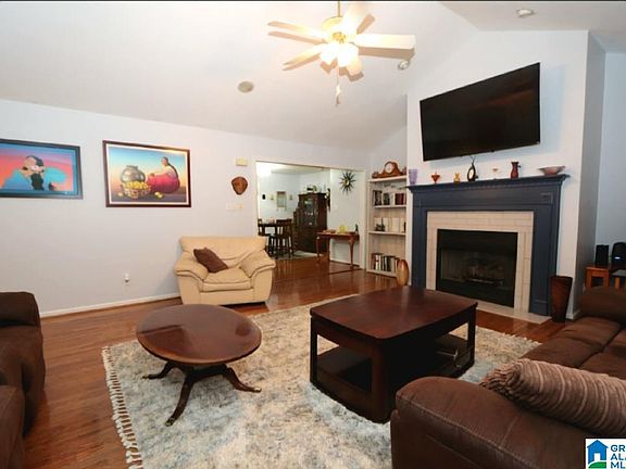 2nd image of 800 Landmark Rd