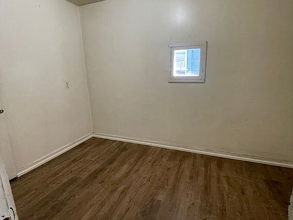 3rd image of 221 S 28th St