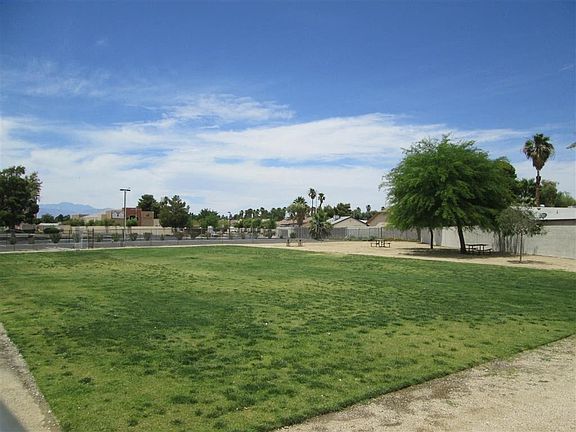 Corona del Sol grass yard