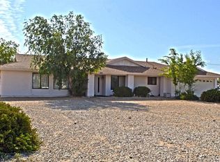 14475 Navajo Rd, Apple Valley, CA 92307