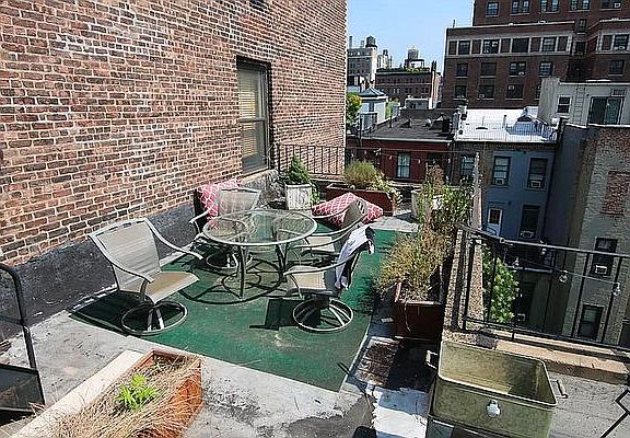 3rd image of 151 W 72nd St Ph B