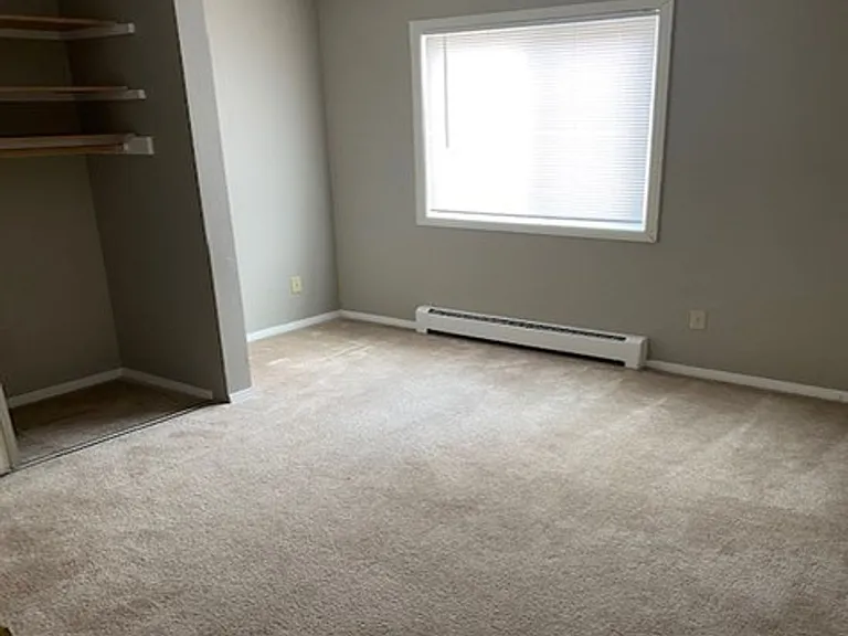 LaCrosse Apartments — Photo 9