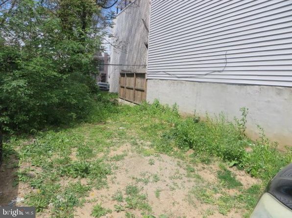 1254 N Myrtlewood St, Philadelphia, PA 19121