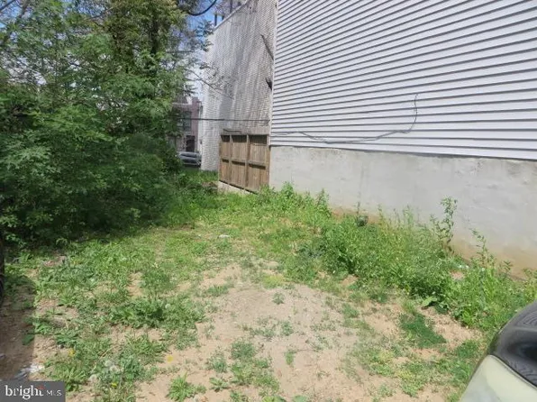 1254 N Myrtlewood St, Philadelphia, PA 19121