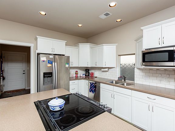 3rd image of 2477 Tiptop Ave