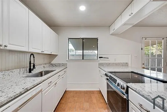515 Forestwood Dr — Photo 8