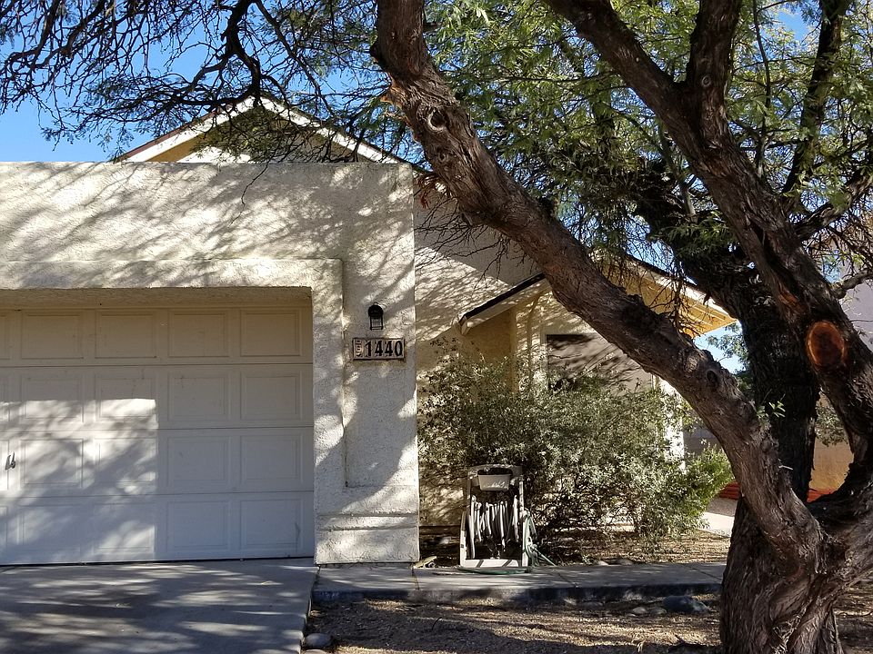 1st image of 1440 N Amberbrooke Ave