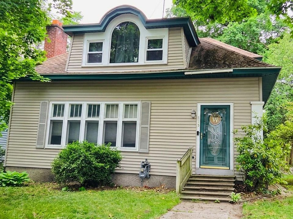 1st image of 419 W Cass St