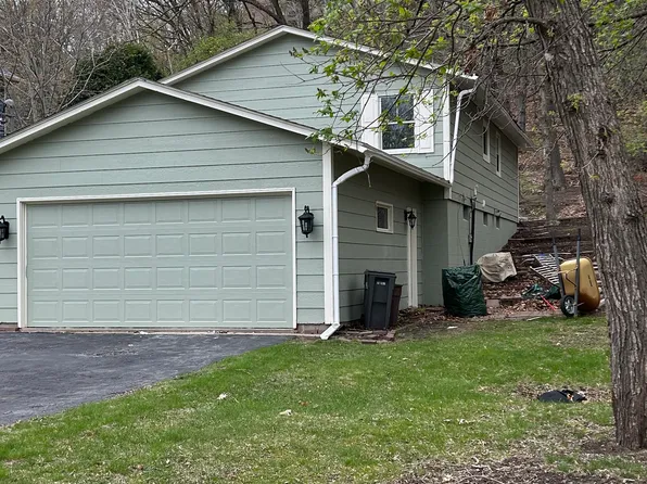 8847 Wood Cliff Rd, Bloomington, MN 55438