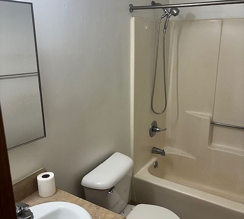 4th image of 425 N Union St #B106