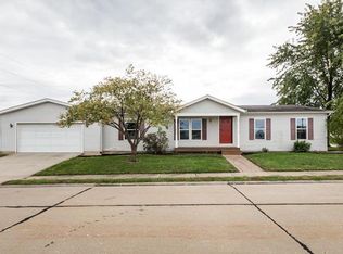 304 E Hunters Rdg, Valmeyer, IL 62295