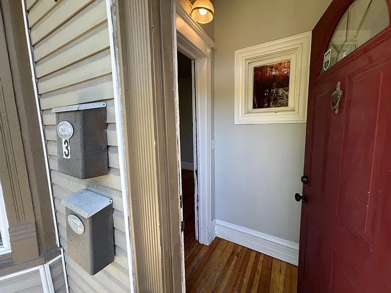 2335 W Barry Ave #2 — Photo 2