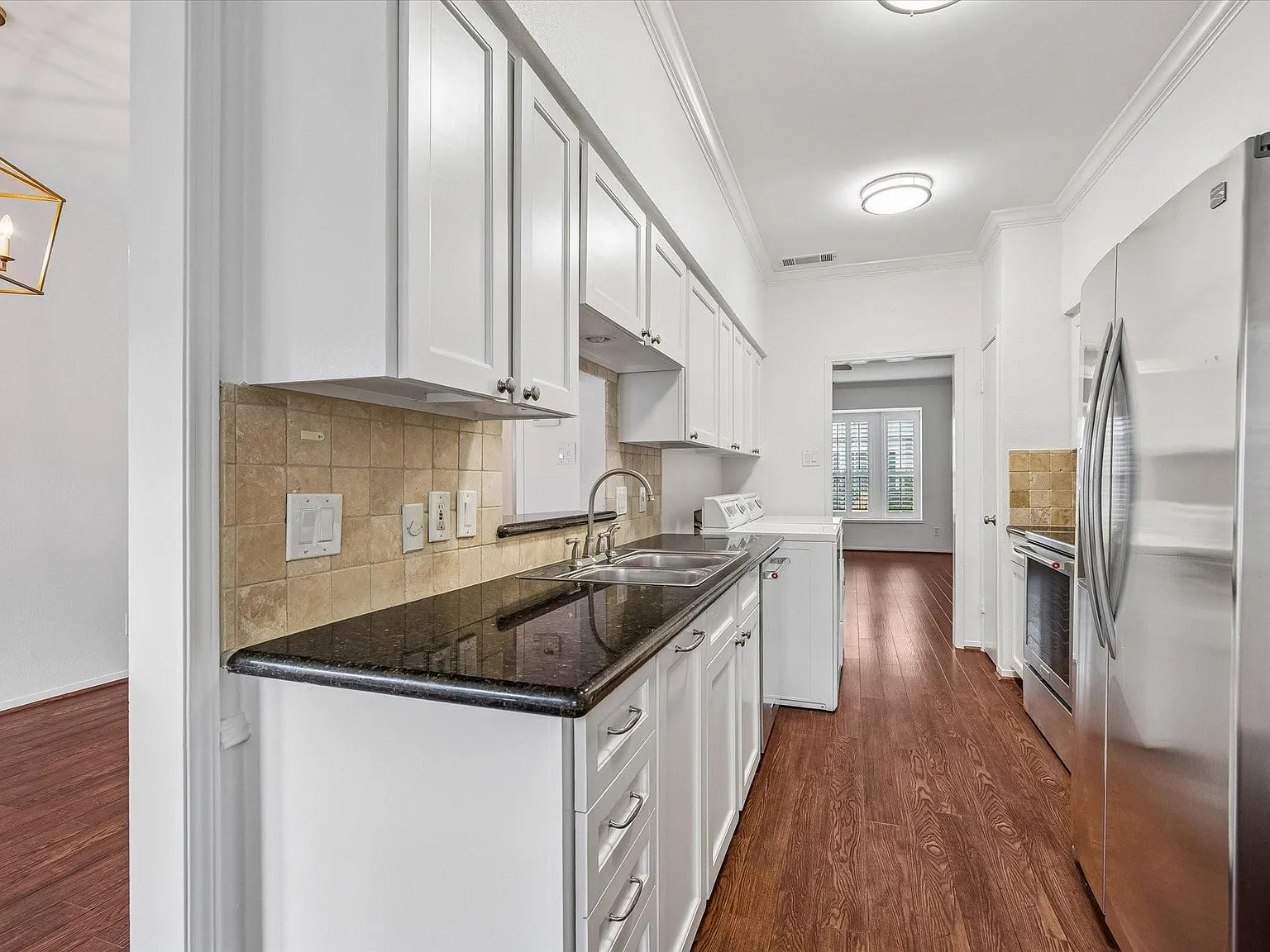 2 bed, 2.5 bath, 1558 sqft, $2,600 — Photo 4