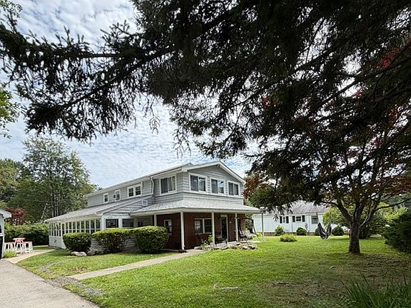 2nd image of 11 Oceanside Ave W