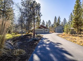 17011 Upland Rd, Bend, OR 97707