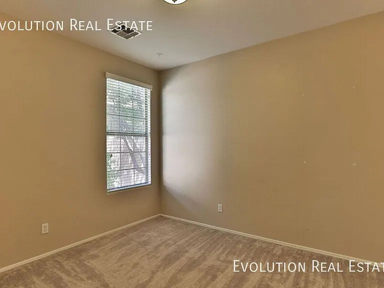 3067 E Palmdale Ln — Photo 14