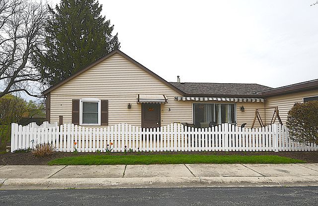 1st image of 3 Garden Dr