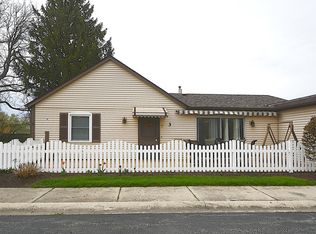 3 Garden Dr, Montgomery, IL