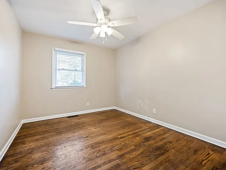 213 Barnes St — Photo 6