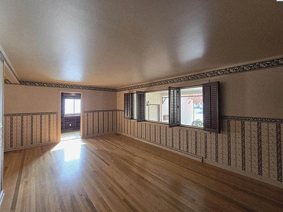 5th image of 1604 Johnston Ave