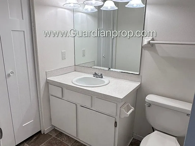 1808 Knox Dr — Photo 14