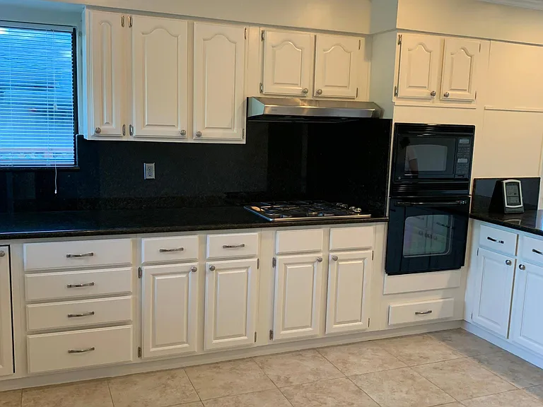 752 Edge Ln — Photo 10