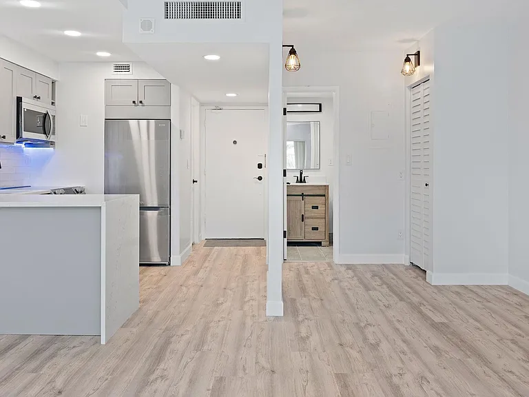 2900 NE 30th St #5D — Photo 5