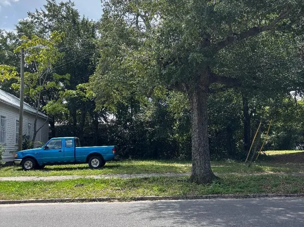 214 Marstellar Street, Wilmington, NC 28401