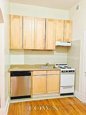 Rented by Town Residential | media 14