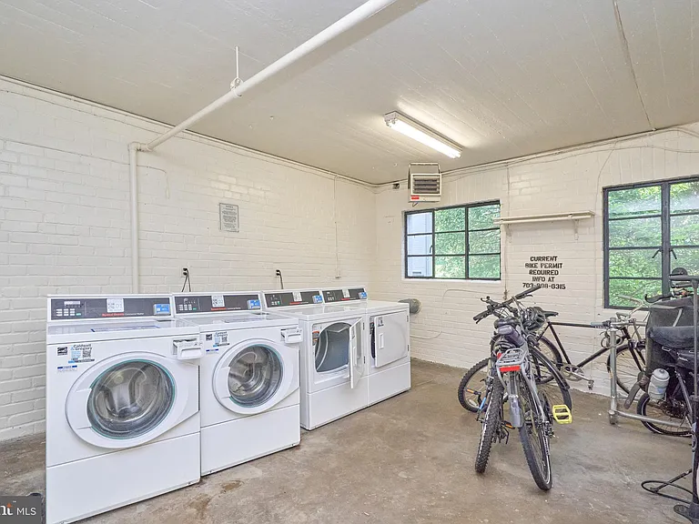 1553 Mount Eagle Pl — Photo 26