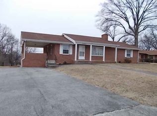 454 Cameron Dr, Vinton, VA