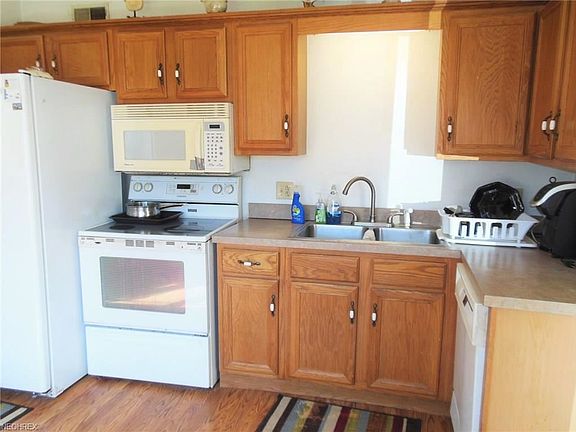 5th image of 483 Shorefield Dr