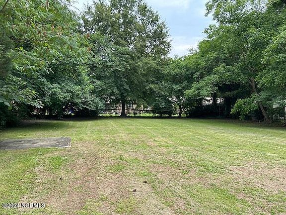 2nd image of 307 Hillcrest Dr