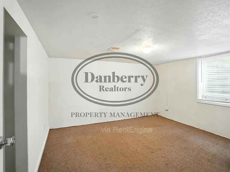 822 Searles Rd — Photo 41