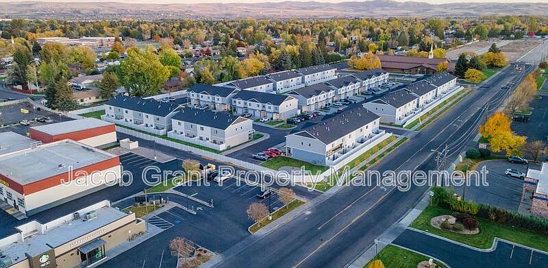 1st image of 1895 Jennie Lee Dr #104