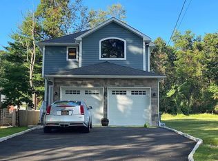 97 Keyes Rd, Livingston, NJ 07039