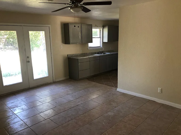 5504 Manor Rd — Photo 18