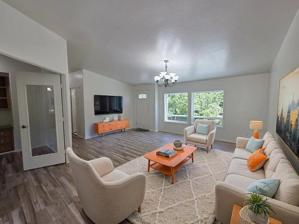 3950 Shoestring Rd