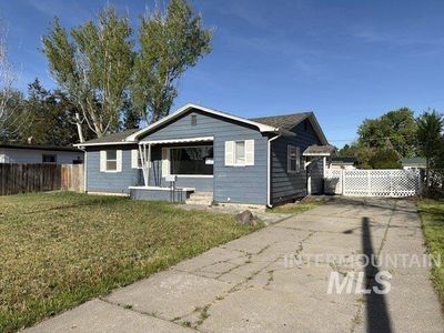 860 N 9th E, Mountain Home, ID, 83647