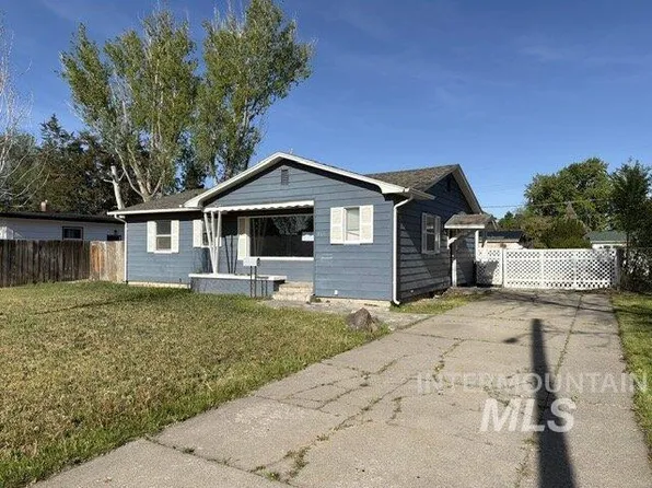 860 N 9 E, Mountain Home, ID 83647