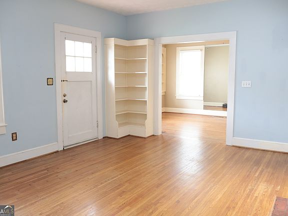 3rd image of 59 Spring St