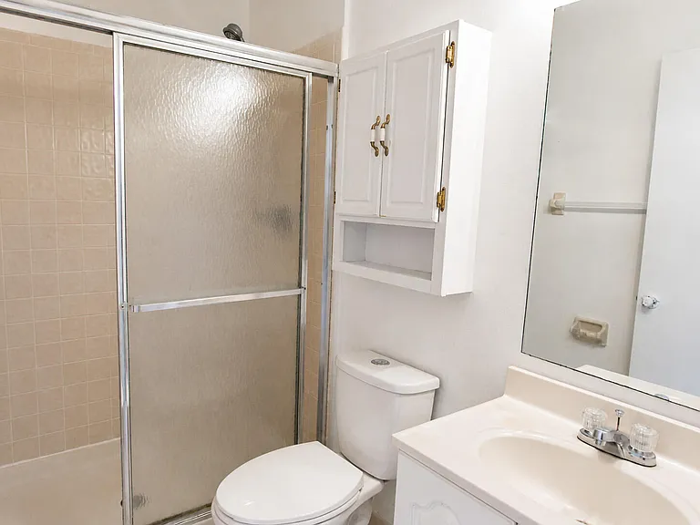 7260 Woodmont Ave #203 — Photo 14