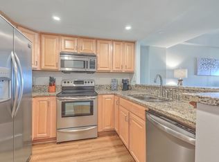 14 Lockwood Dr APT 1K, Charleston, SC 29401