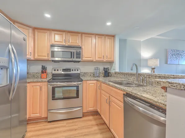 14 Lockwood Dr APT 1K, Charleston, SC 29401